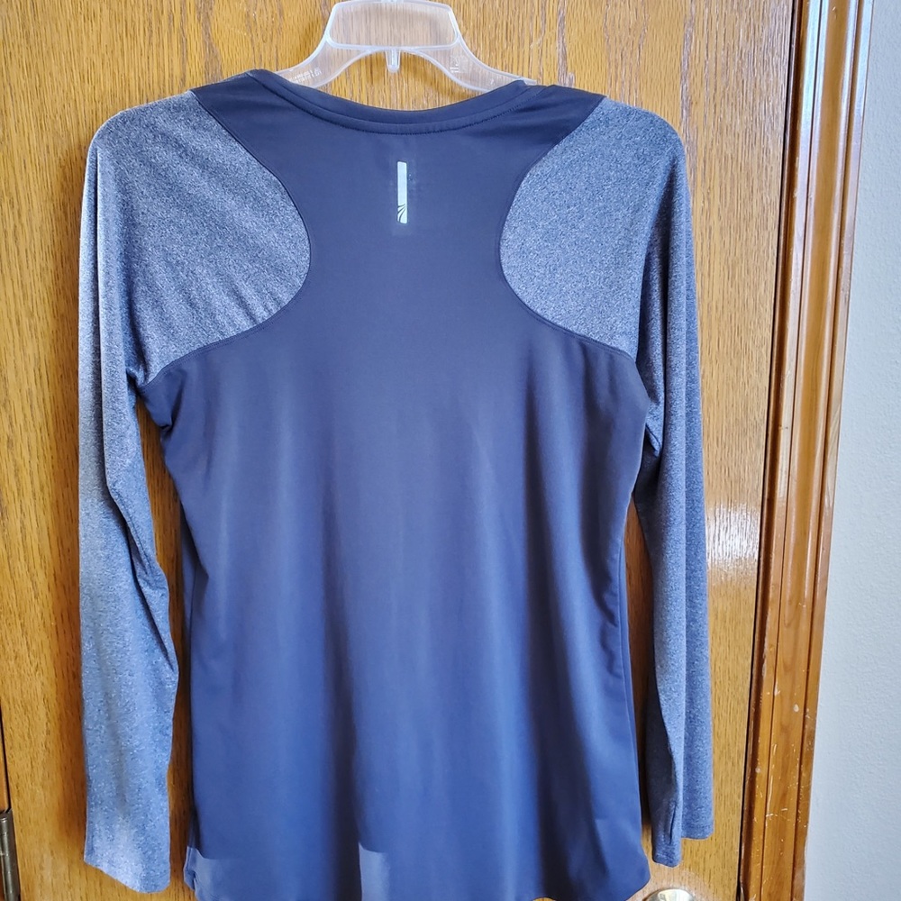 Women’s Athletic tee - Picture 4 of 5